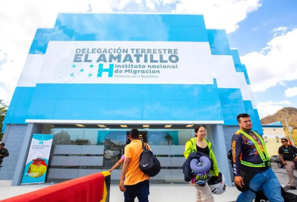 hondureños en El Salvador