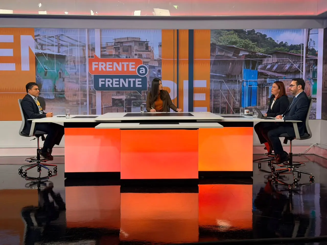 INVITADOS DE FRENTE A FRENTE