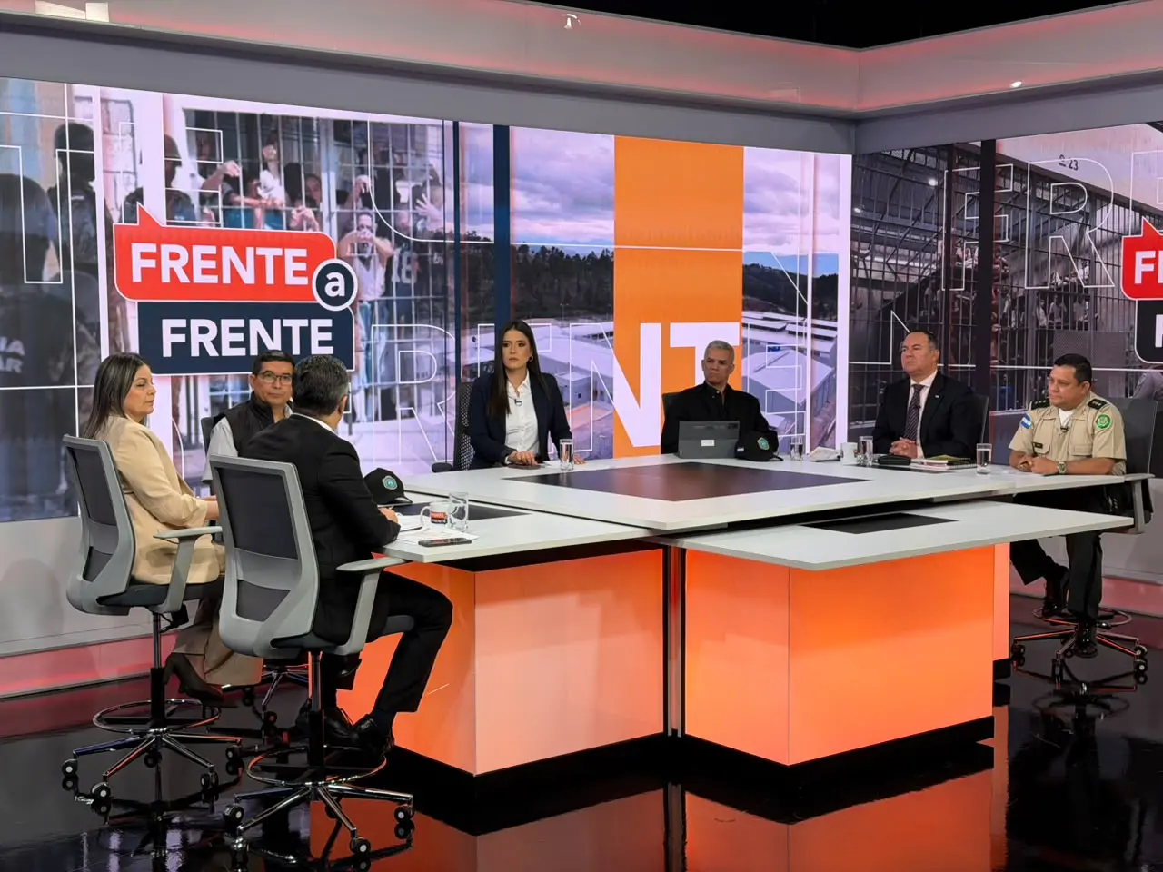 INVITADOS DE FRENTE A FRENTE