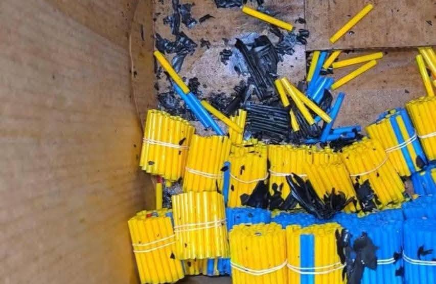 Foto del incendio en vivienda de Copán que habría iniciado por chispas de raqueta eléctrica