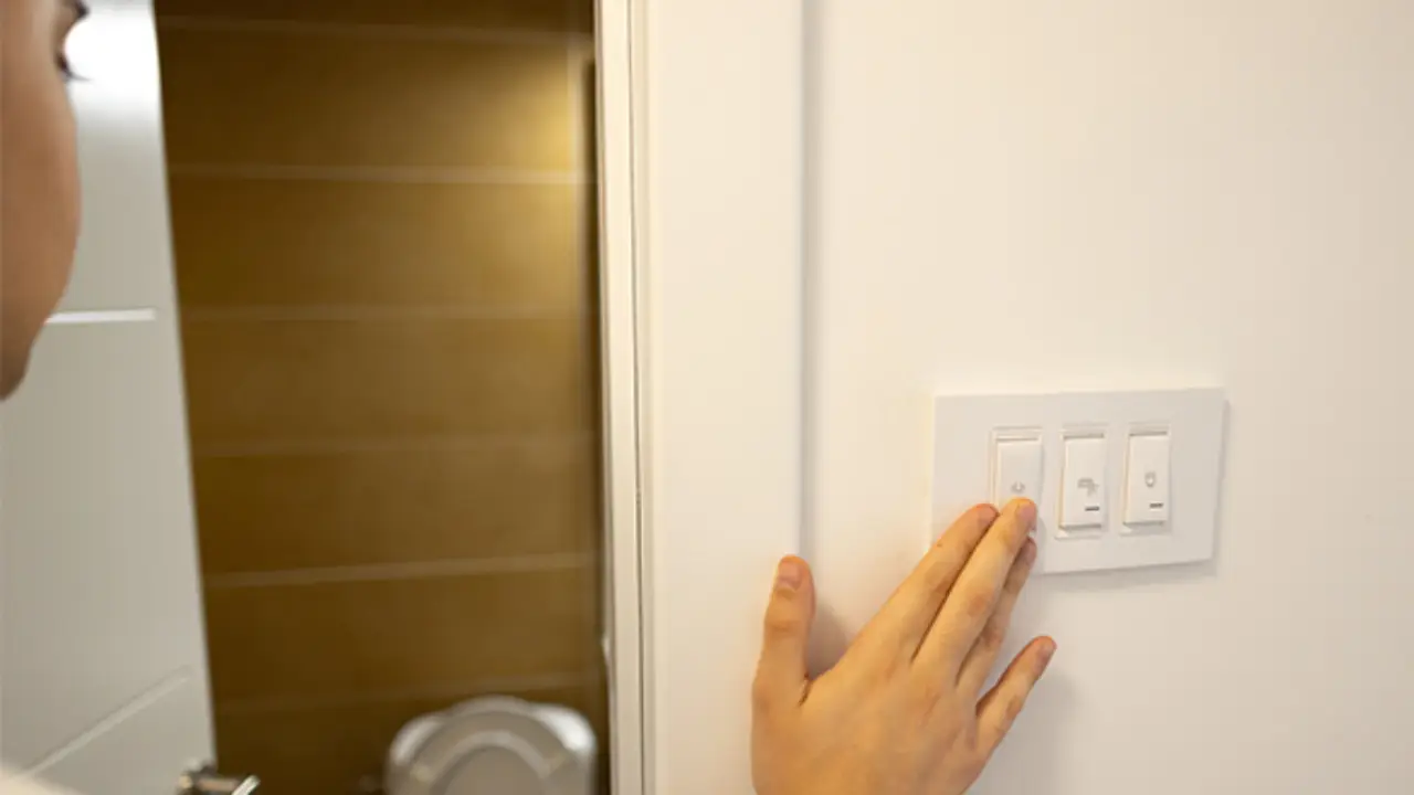 Apagar interruptores eléctricos.