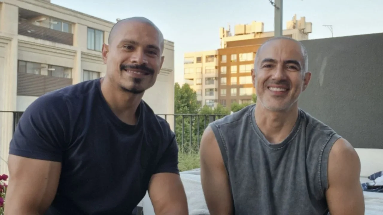 César Caillet y su pareja Erik Parra.