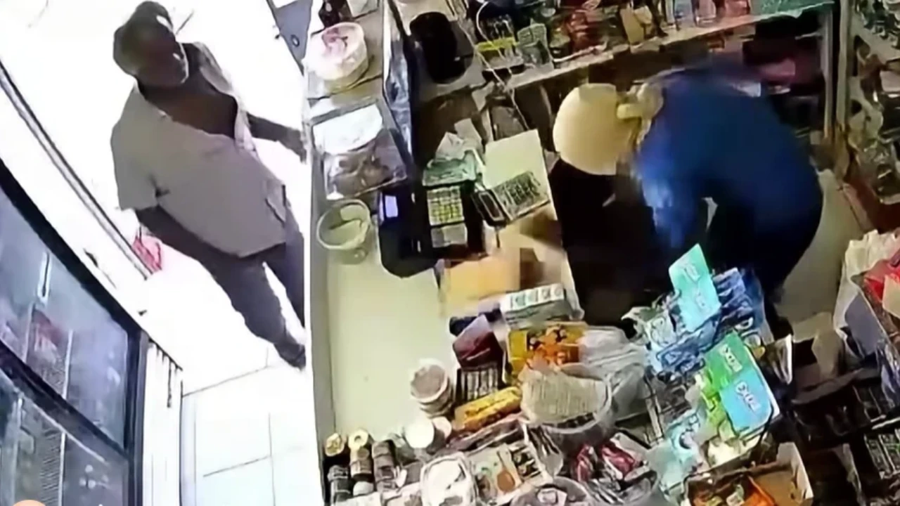 Imagen de ¡Les salió guaya! Dos sujetos asaltaban una tienda y quedaron encerrados