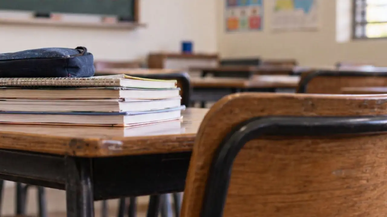 ASJ: Educación perdió 87 mil alumnos, pero sumó más de 4 mil empleados desde 2022 Imagen de ASJ: Educación perdió 87 mil alumnos, pero sumó más de 4 mil empleados desde 2022