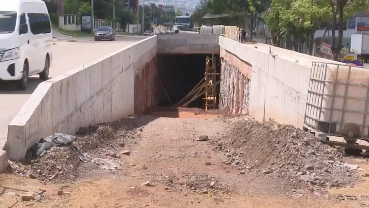 Imagen de Capitalinos cuestionan a Juan Diego por retrasos en obras y proyectos inconclusos