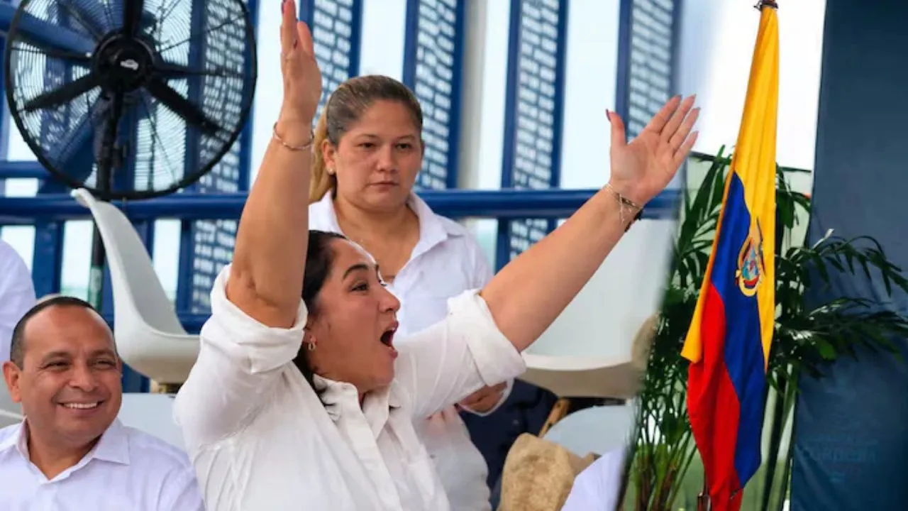 Alcaldesa celebra con euforia millonaria inversión para su municipio Imagen de Alcaldesa celebra con euforia millonaria inversión para su municipio