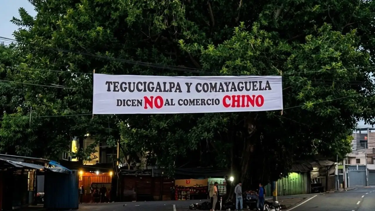 Pancartas contra el comercio chino aparecen en Tegucigalpa y Comayagüela Imagen de Pancartas contra el comercio chino aparecen en Tegucigalpa y Comayagüela