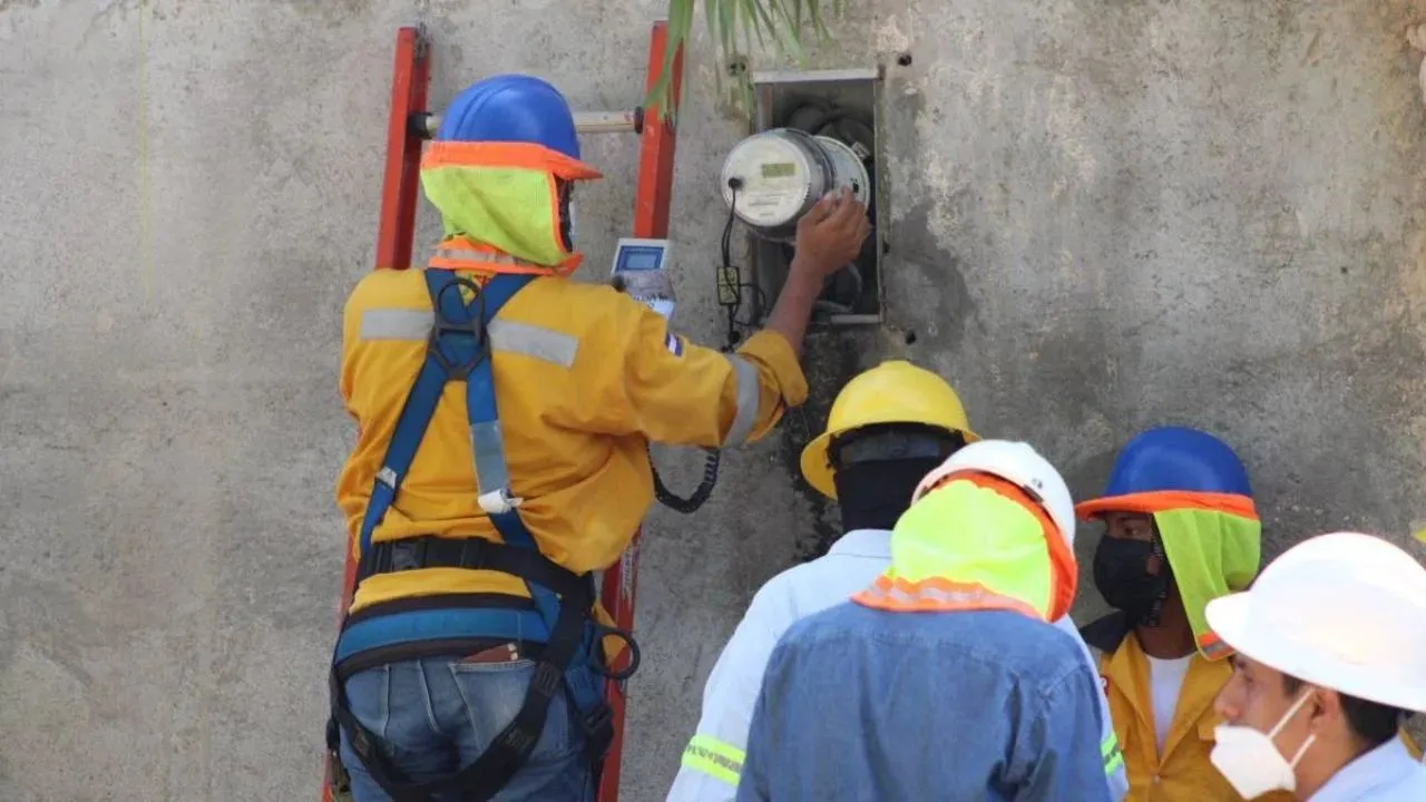 ¿Tiene conexión irregular de luz? ENEE da tres meses para ponerla en regla Imagen de ¿Tiene conexión irregular de luz? ENEE da tres meses para ponerla en regla