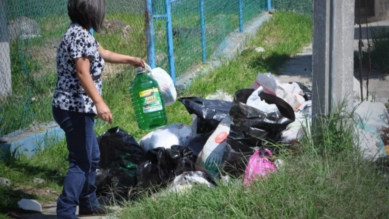 ¿Tu vecino tira basura frente a tu casa? Así puedes denunciarlo en Honduras Imagen de ¿Tu vecino tira basura frente a tu casa? Así puedes denunciarlo en Honduras