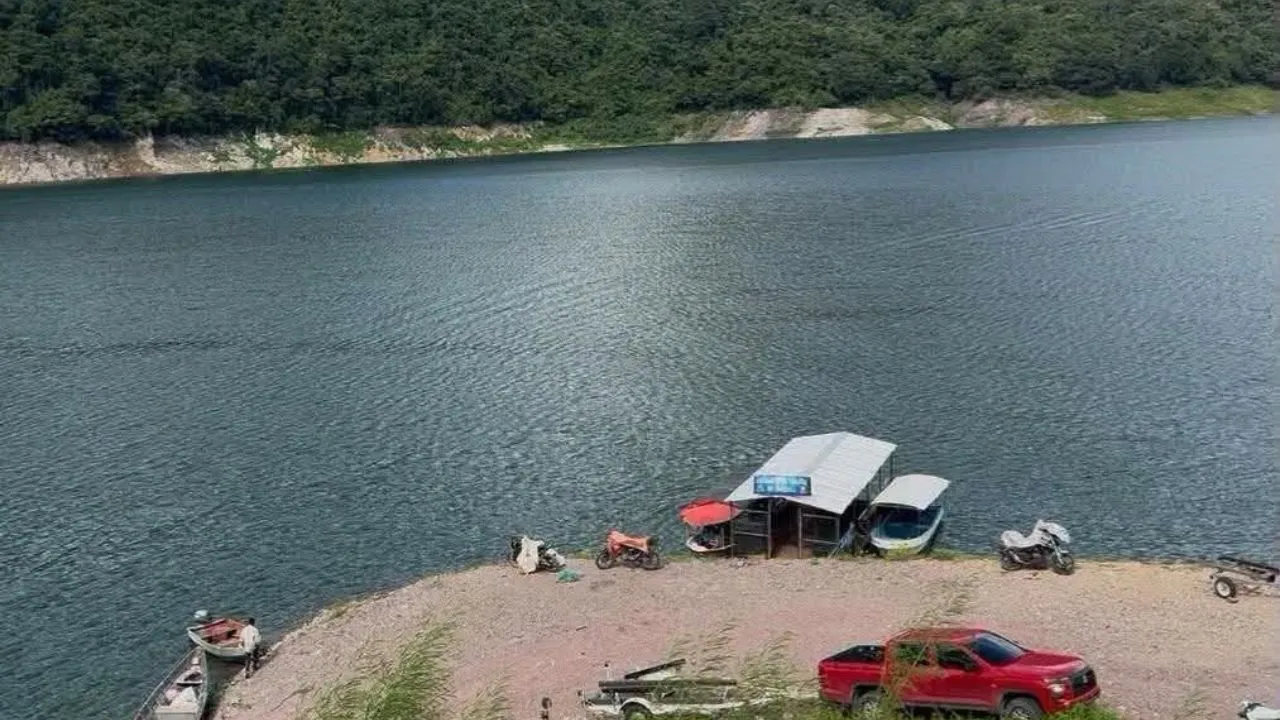 Bomberos recuperan cuerpo de hondureña desaparecida en represa El Cajón Imagen de Bomberos recuperan cuerpo de hondureña desaparecida en represa El Cajón