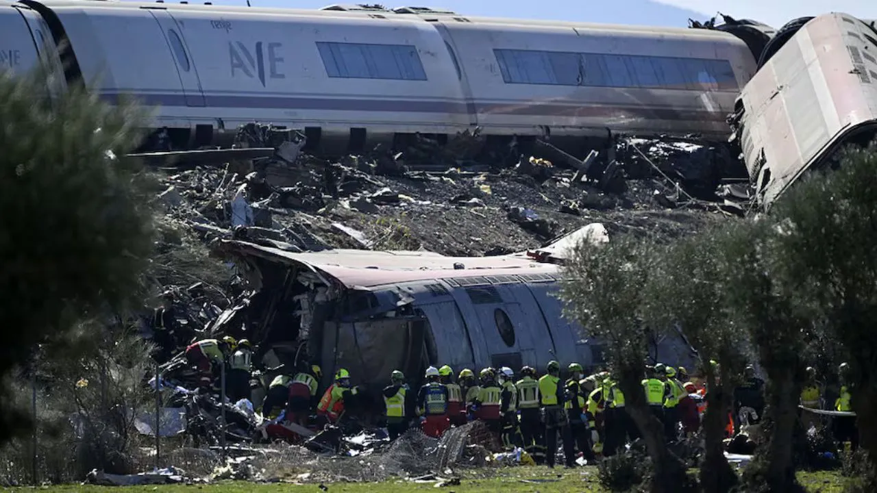 Imagen de Choque de trenes en España: Revelan posible fallo que provocó accidente
