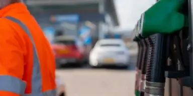 Imagen de Guatemala suspende impuestos y busca reducir el precio de los combustibles