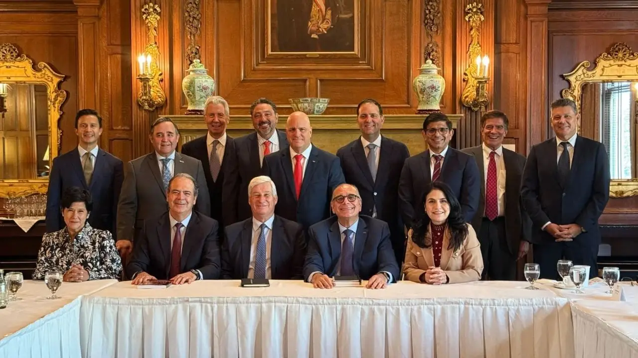 HUGE: inversiones por US$8 mil millones marcan alianza entre EE. UU. y Centroamérica Imagen de HUGE: inversiones por US$8 mil millones marcan alianza entre EE. UU. y Centroamérica