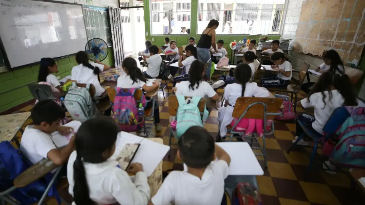 Ampliación del horario de clases: alimentación, pagos y otros desafíos de Educación Imagen de Ampliación del horario de clases: alimentación, pagos y otros desafíos de Educación