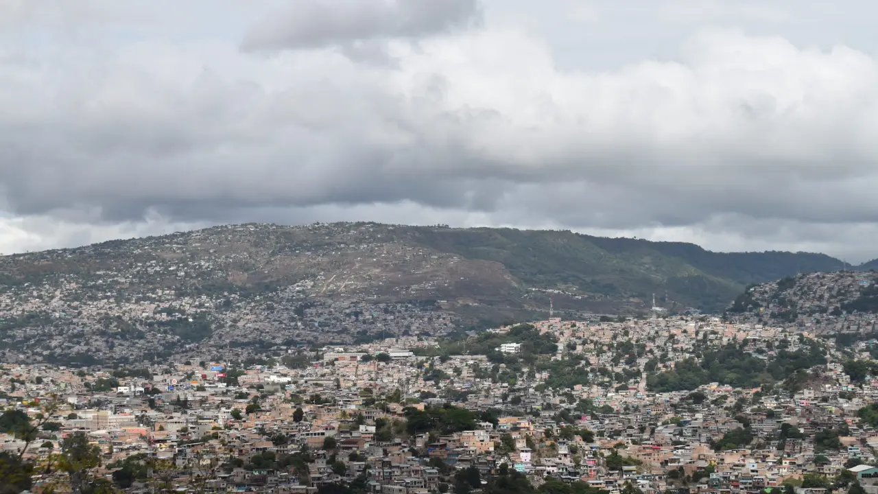 Onda tropical y brisa del Pacífico dejarán lluvias en Honduras este domingo Imagen de Onda tropical y brisa del Pacífico dejarán lluvias en Honduras este domingo
