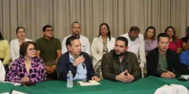 Imagen de Médicos suspenden asambleas informativas y el lunes reanudan atenciones en hospitales
