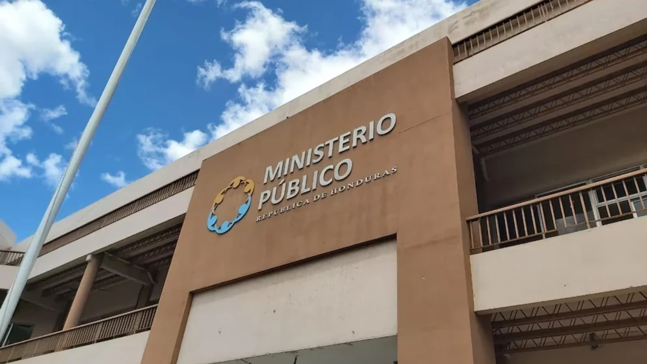 Imagen Principal de Nota: La Comisión Técnica Liquidadora denunció ante MP millonario despilfarro en seis entes