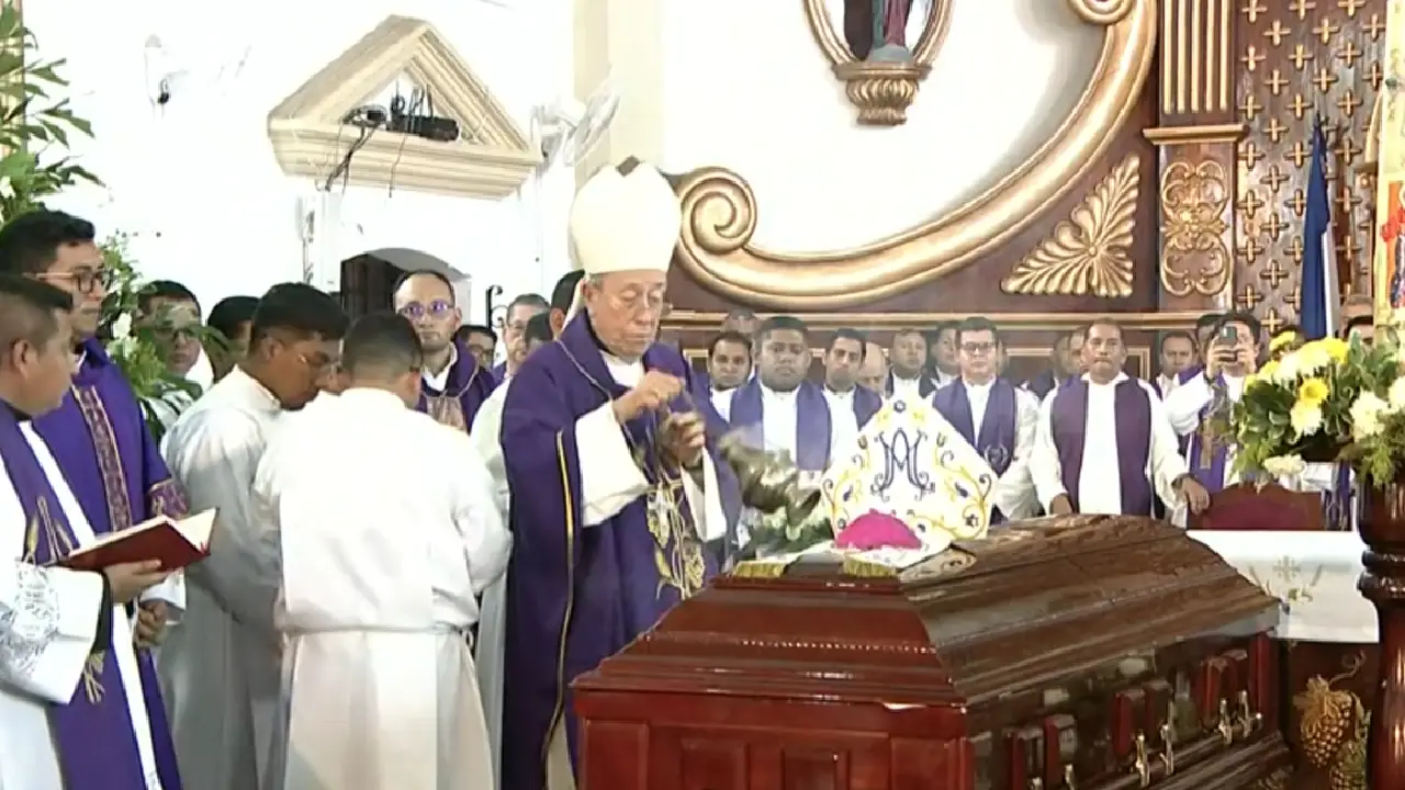 Choluteca despide a monseñor Teodoro Gómez: cardenal Rodríguez destaca su legado Imagen de Choluteca despide a monseñor Teodoro Gómez: cardenal Rodríguez destaca su legado