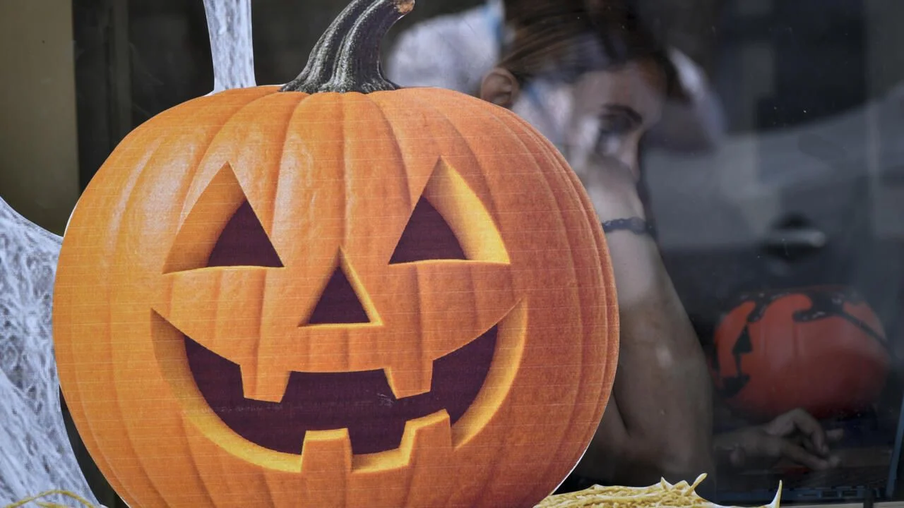 Imagen Principal de Nota: Municipio en Honduras sancionará con L 3,000 a negocios que promuevan Halloween