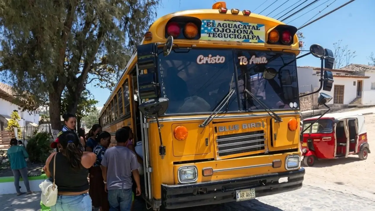 Pasaje de buses aumenta hasta 5 lempiras en estas rutas suburbanas Imagen de Pasaje de buses aumenta hasta 5 lempiras en estas rutas suburbanas