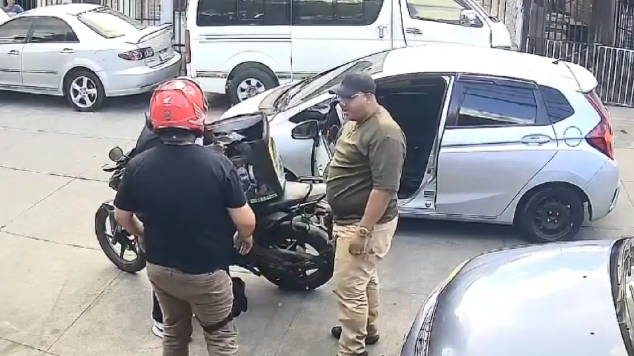Imagen Principal de Nota: Falsos clientes roban productos a repartidor en colonia de Comayagüela