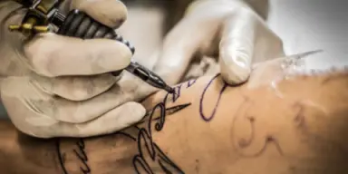 Imagen de Policía: tatuadores que presten servicio a los delincuentes también serán detenidos