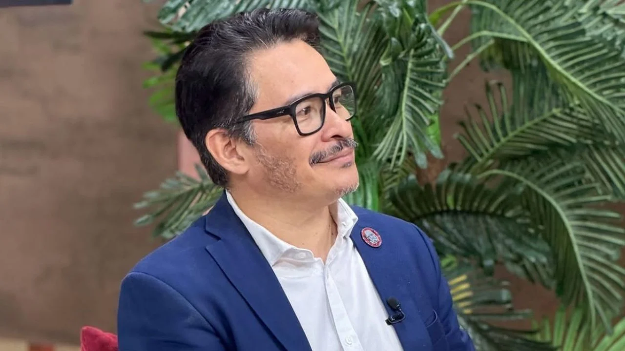 Artistas y seguidores se unieron en cadenas de oración por la recuperación médica del cantante salvadoreño.