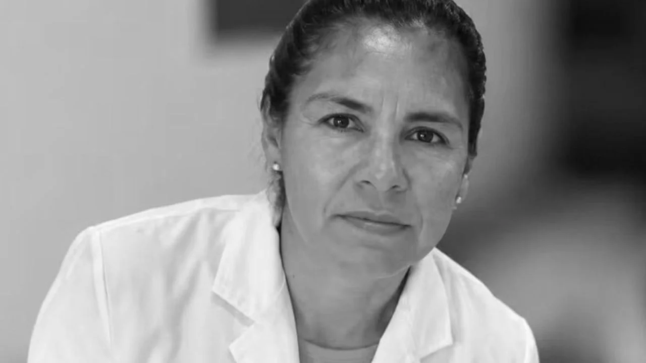 Fotografía en blanco y negro de Nancy Godoy.