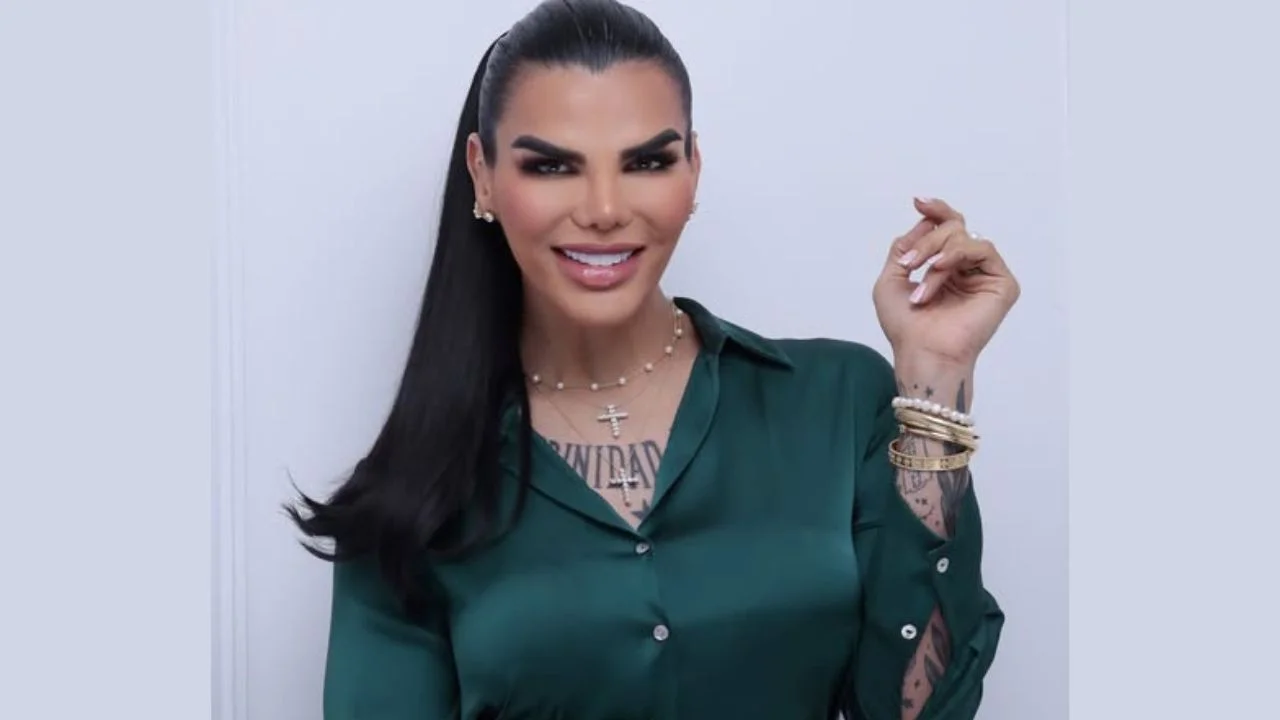 René Valdivieso con una blusa verde