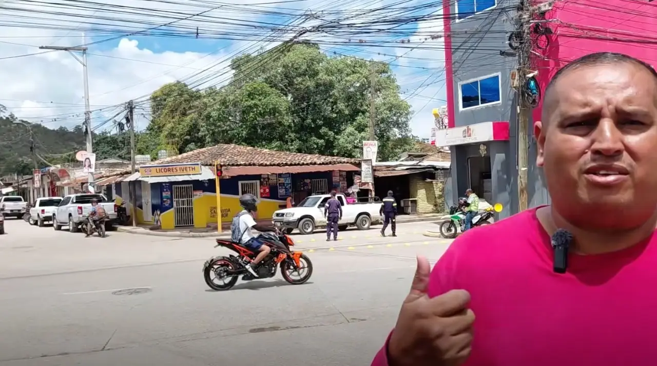 El presidente de la Asociación de Taxistas de Talanga, Douglas Amador