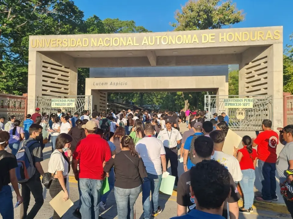 Colegios públicos UNAH